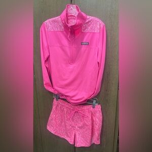 Vineyard Vines performance, short set . Top and bottoms